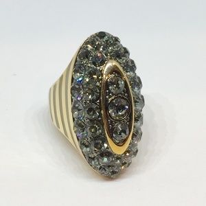 Akkad Grey Crystal Fashion Ring